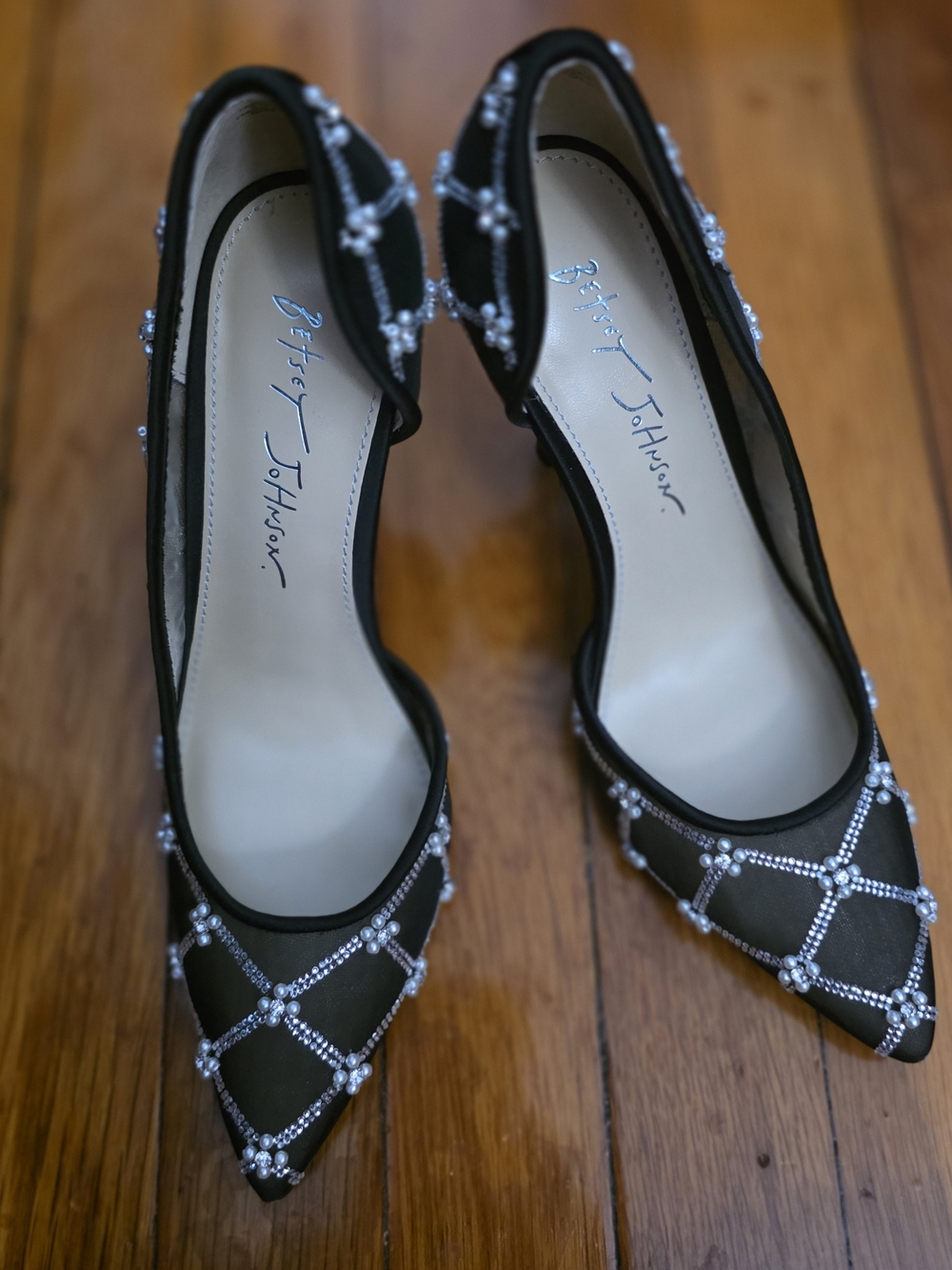 Betsey Johnson Black Embellished Pointed-Toe Pumps New Without Box - Picture 2 of 8
